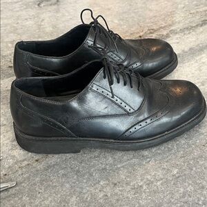 Men’s Hushpuppies Waterproof leather wingtip shoes 9 1/2 extra wide